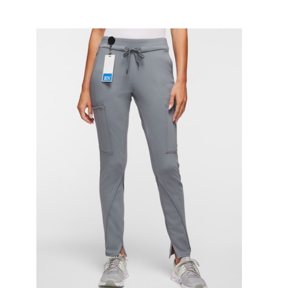 Jaanuu women’s cargo scrub pant.